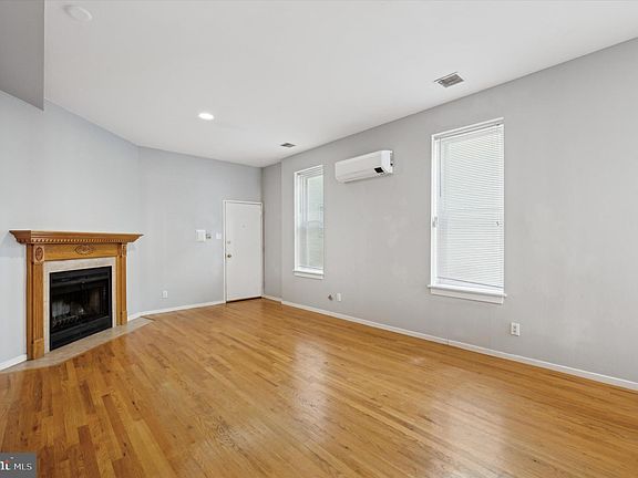 4th image of 1731 Wallace St APT 202