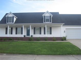 46 Manor Way, Winfield, WV 25213