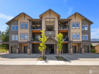 1965 SE 12th Court #E-302, North Bend, WA, 98045