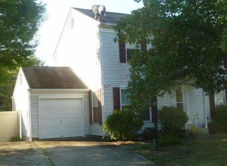 200 Susan Dr photo 1