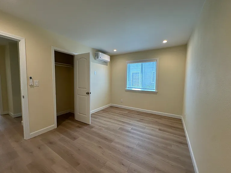 230 Velarde St — Photo 12