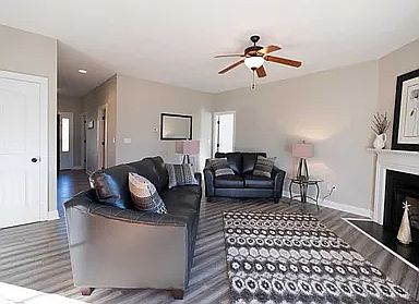 2nd image of 1099 Helmsdale Dr