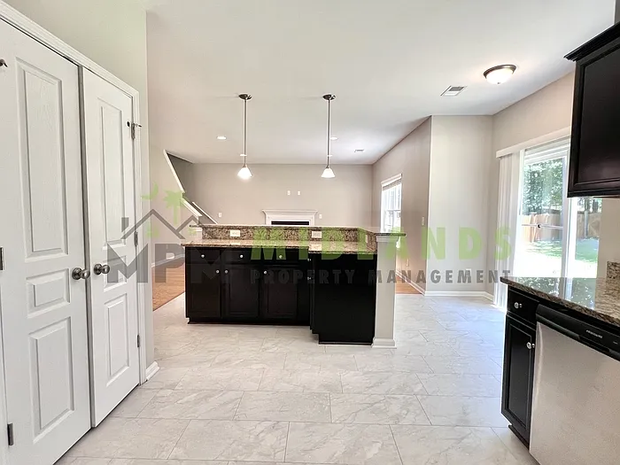 464 Edenhall Dr — Photo 18
