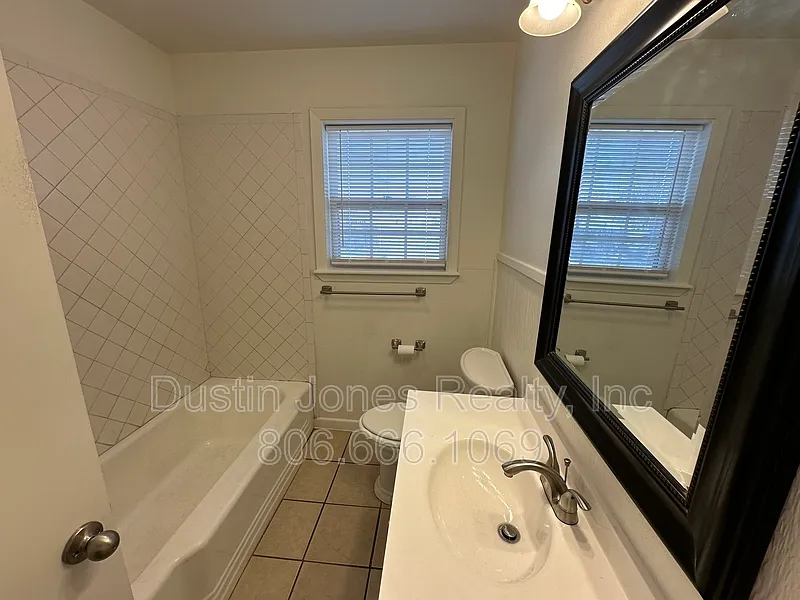 3 bed, 1.0 bath, 1133 sqft, $995 — Photo 3