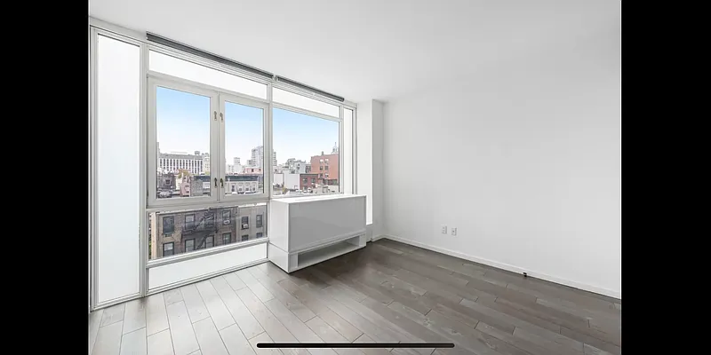 Rented by Gulia Wang, LREB | media 22