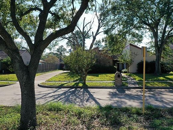 2nd image of 15621 Elwood Dr