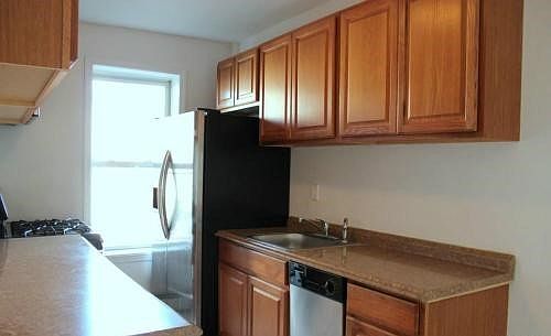 2nd image of 295 Clifton Pl #Two