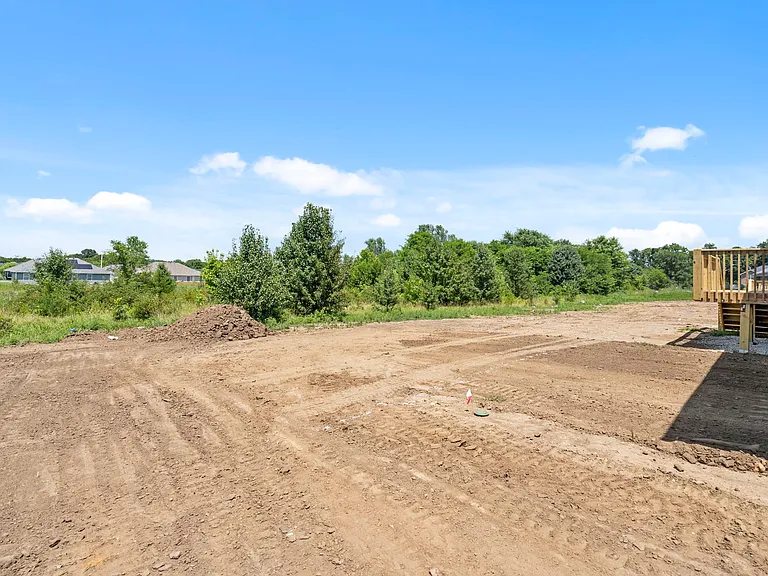 740 E Vivian Street — Photo 34