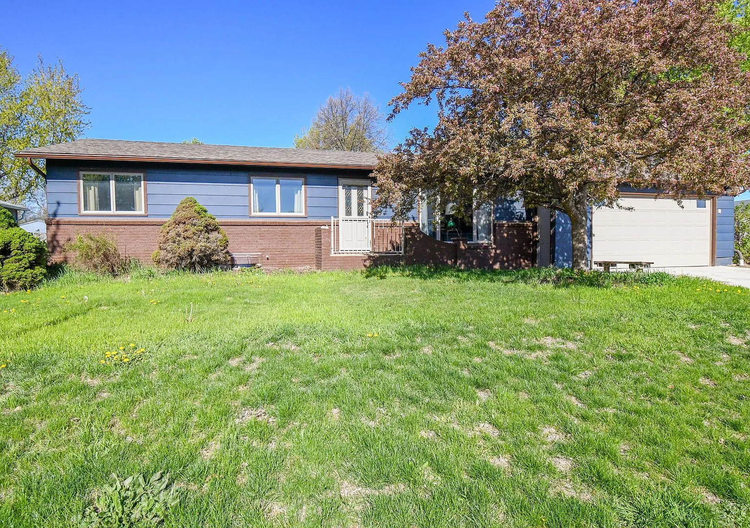 Spacious 3BR Harrisburg Home | Furnished or Unfurnished Options Available! — Photo 3
