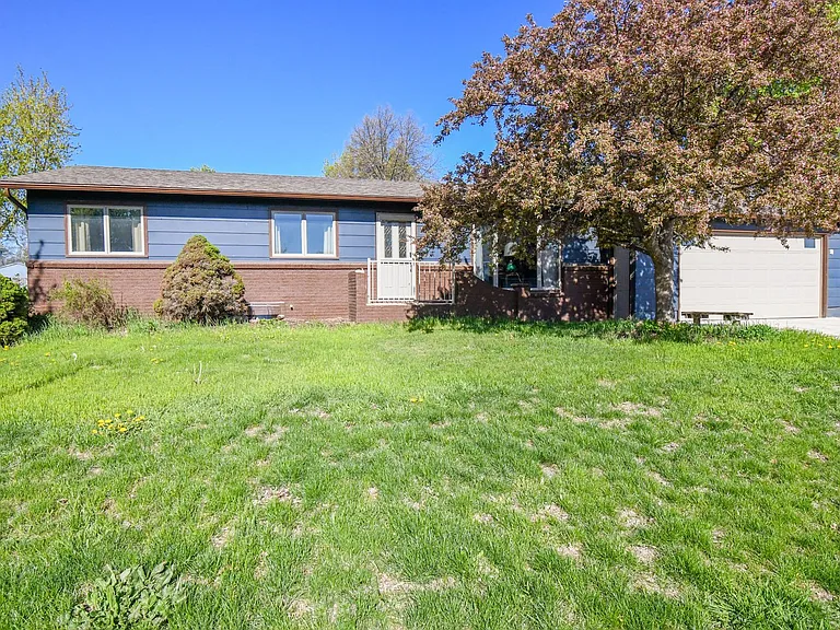103 Perry Ln — Photo 2