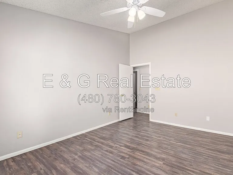 8651 N 107th Dr — Photo 16