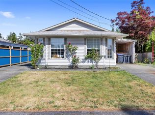 2454 5th St E, Courtenay, BC V9N 8J2