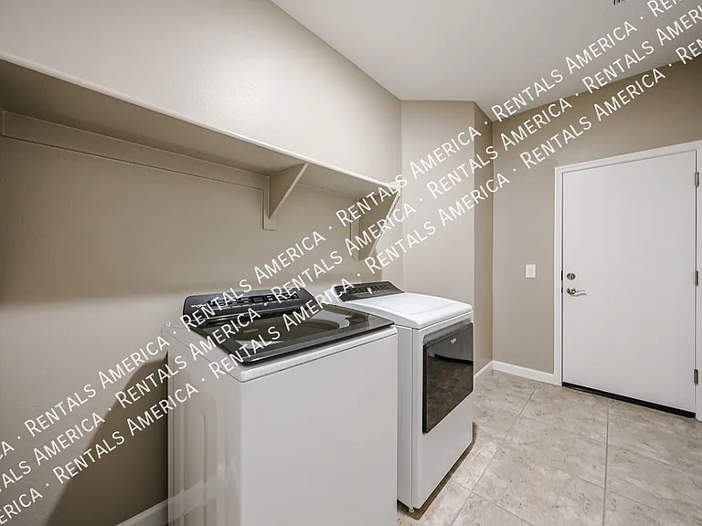 30044 W Avalon Dr — Photo 9