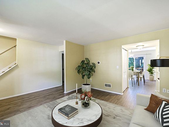 5th image of 1105 Riverboat Ct