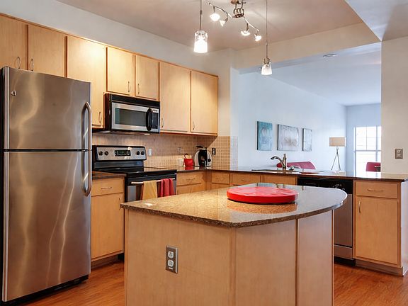 2nd image of 1803 Broadway APT 231