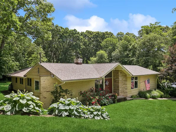19 Chatham Place, Dix Hills, NY 11746