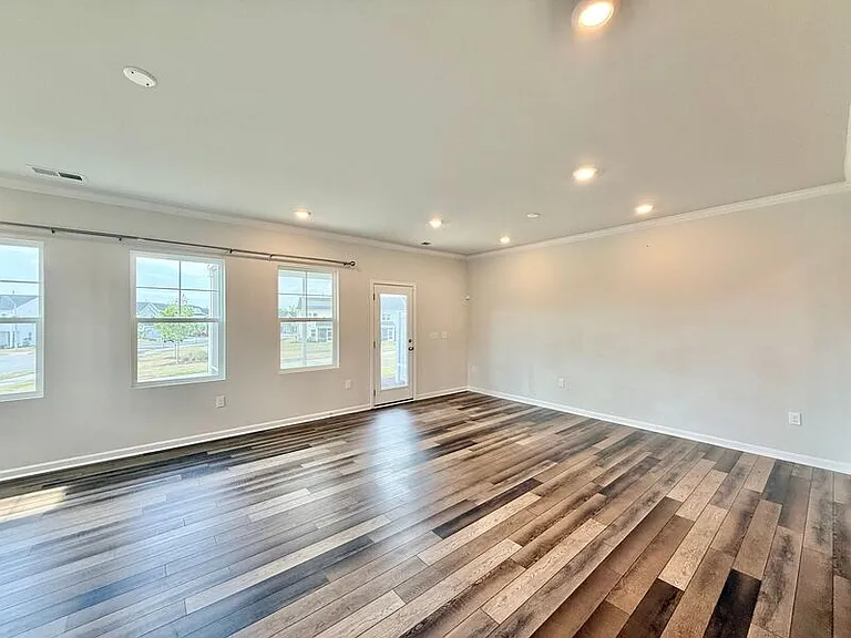 5003 Tura St — Photo 8