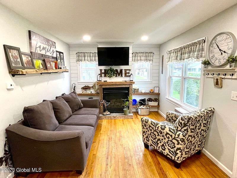 5th image of 46 Putnam Avenue
