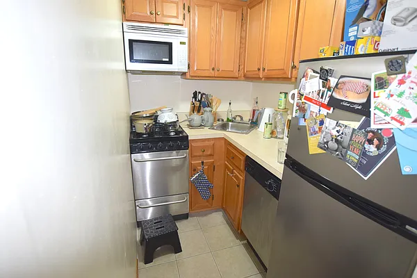 Rented by City Stop Realty | media 18