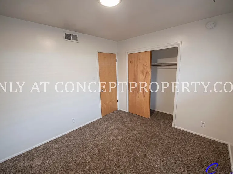 227 E St — Photo 82