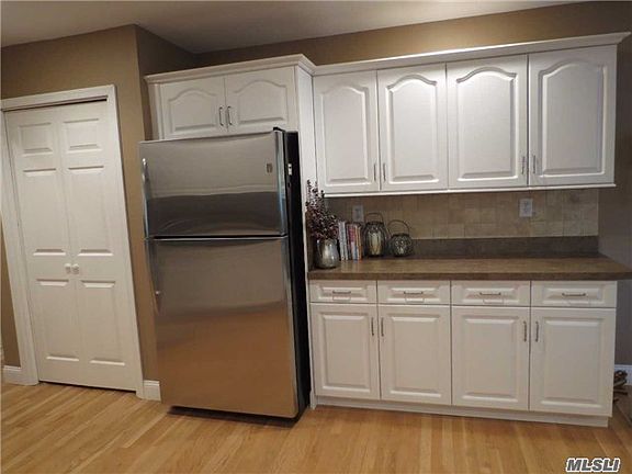 3rd image of 27 Gaetano Ln