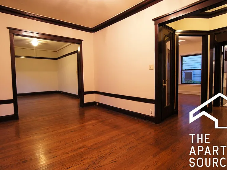 2426 N Sawyer Ave #1E — Photo 4