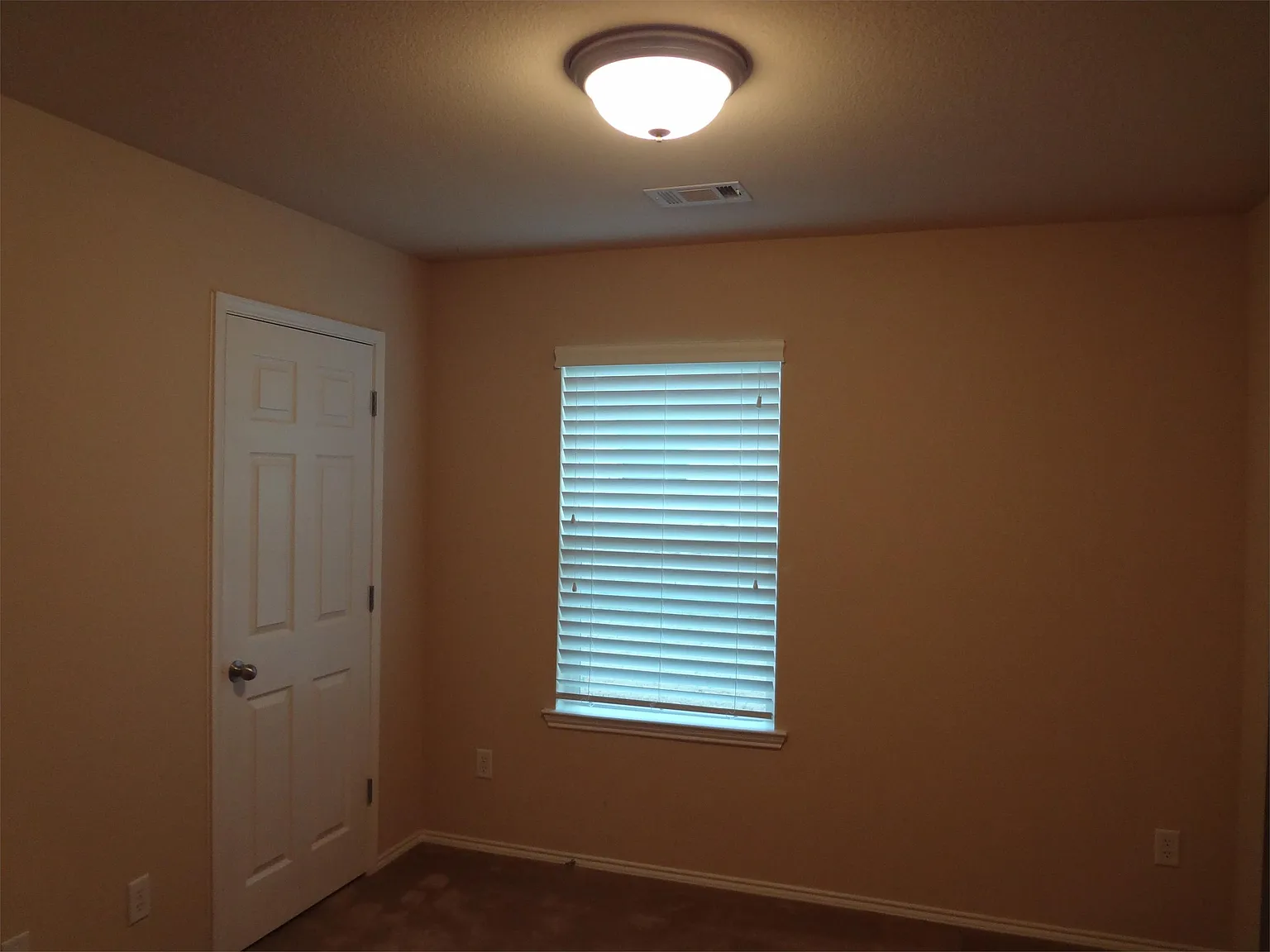 904 Mazatlan Court; Arlington 76002 - 1 — Photo 3