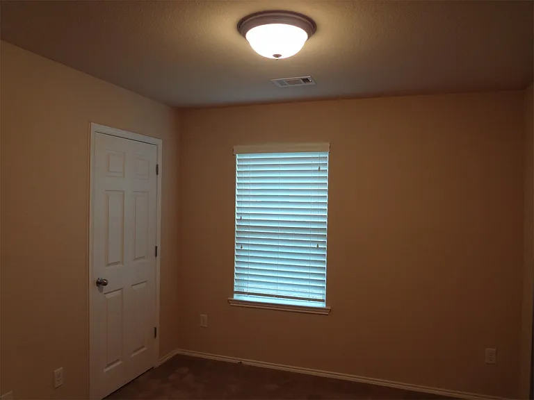 904 Mazatlan Ct — Photo 3