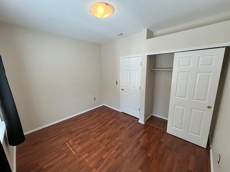 3040 Mandalay Grv #6 — Photo 15