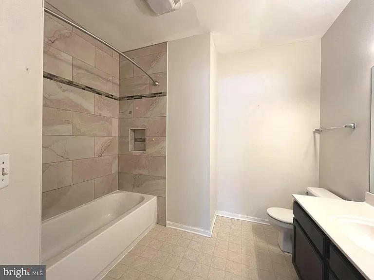 1439 Nestlewood Ct — Photo 20
