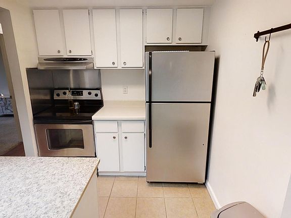 4th image of 1459 E Chateau Vert St E APT F