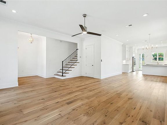 2nd image of 425 Metairie Heights Ave