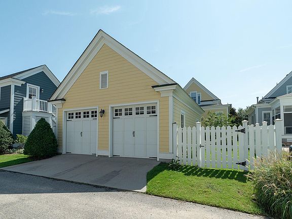 3rd image of 9519 29th Bay St