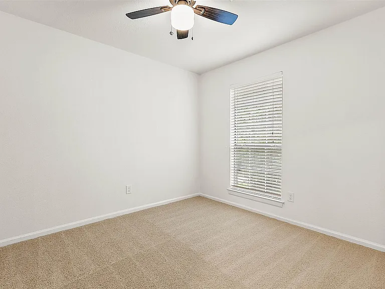 8 Greentwig Pl — Photo 29