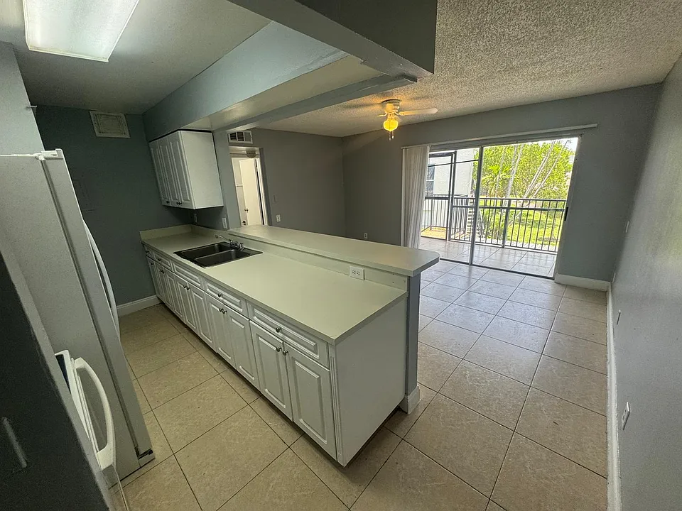 4519 Treehouse Ln #6H