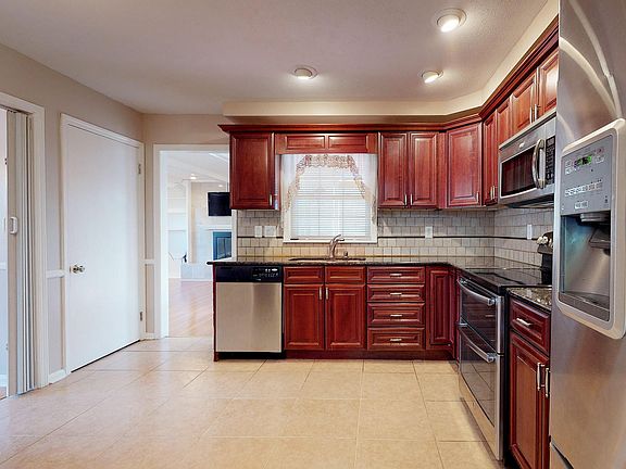 3rd image of 4311 Manner Dale Dr