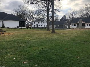 Summit St SW, North Canton, OH 44720