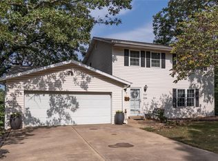 3389 Horseshoe Ln, Festus, MO 63028