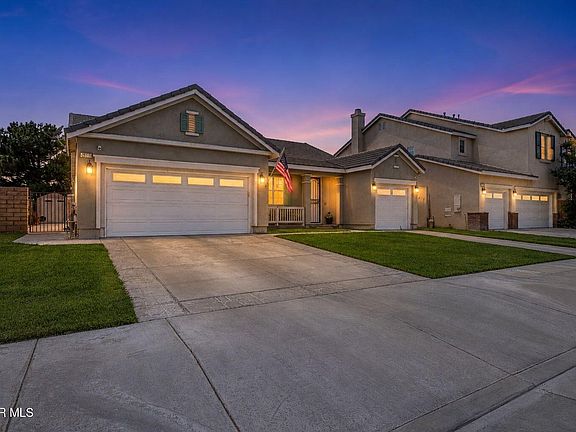 3rd image of 44853 Normandy Ln
