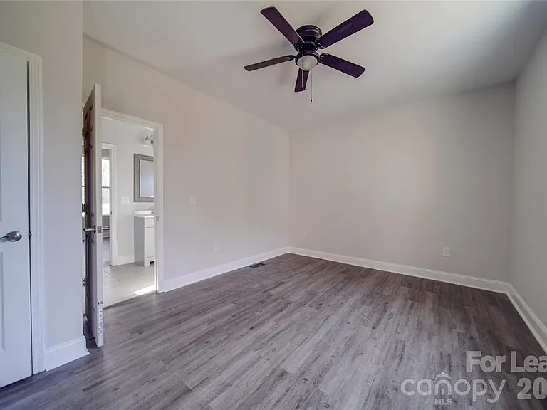 112 Rockwell Ct — Photo 42