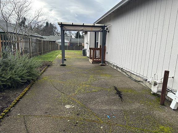 4th image of 18877 Highland Dr