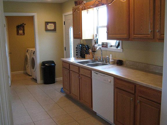 4th image of 125 Savilla Dr