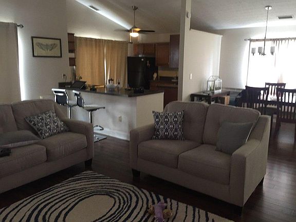5th image of 600 Sherwood Green Ct