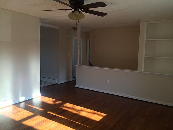 4th image of 15220 Crescent St