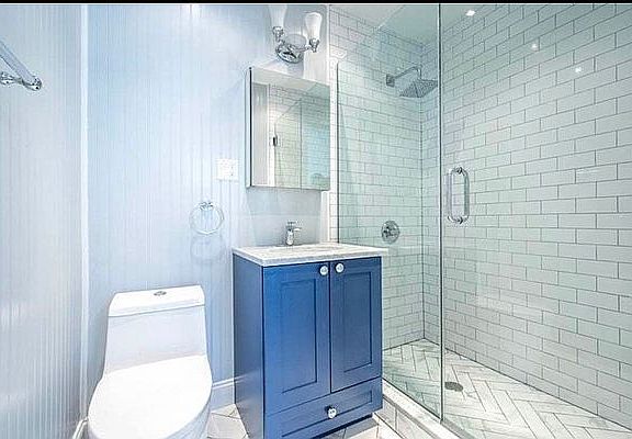4th image of 364 Lincoln Pl #7