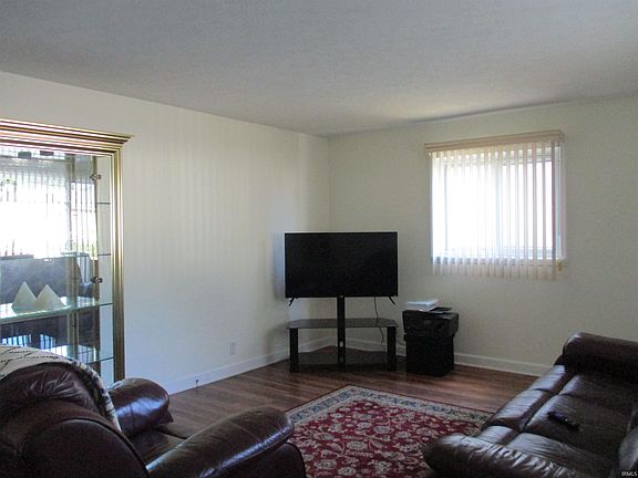 2nd image of 2404 Southdale Dr