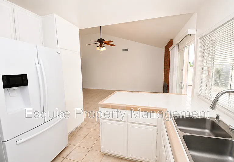 2065 Pamela St — Photo 9