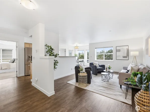 300 High School Road NE #300, Bainbridge Island, WA 98110