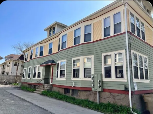 417 Rogers St APT C, Madison, WI 53703