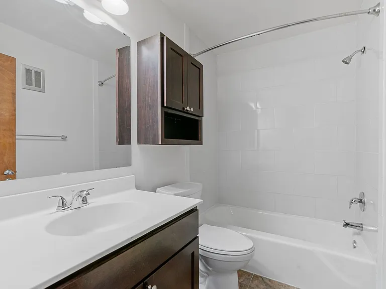 1605 Minnehaha Apartments — Photo 35